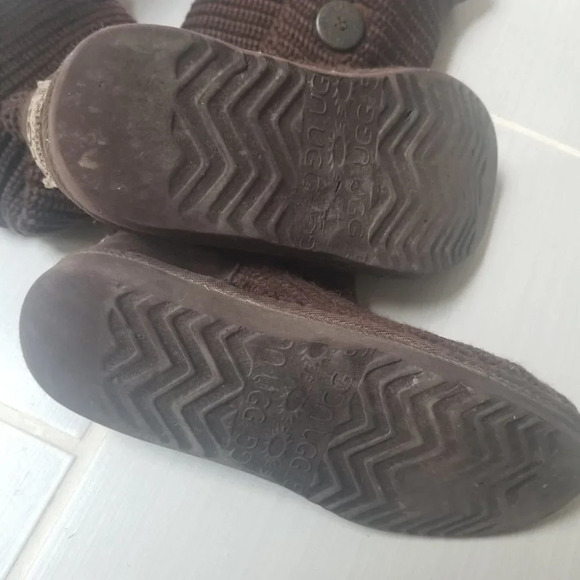 Ugg Classic Cardy Boot Brown Winter 8 - Picture 2 of 7